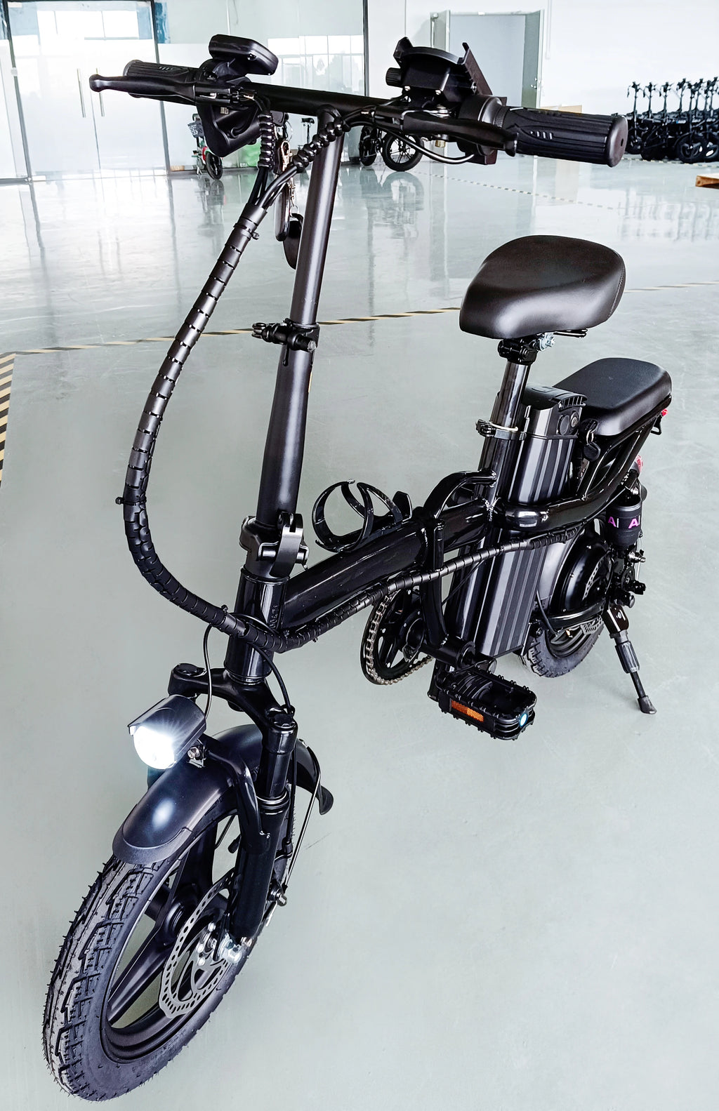 New Style Lower Price 14 Inch Electric Bicycle Smart 10-20ah 30ah 120km Range Folding Moped E-bike Retro Adult City Bike Bicycle