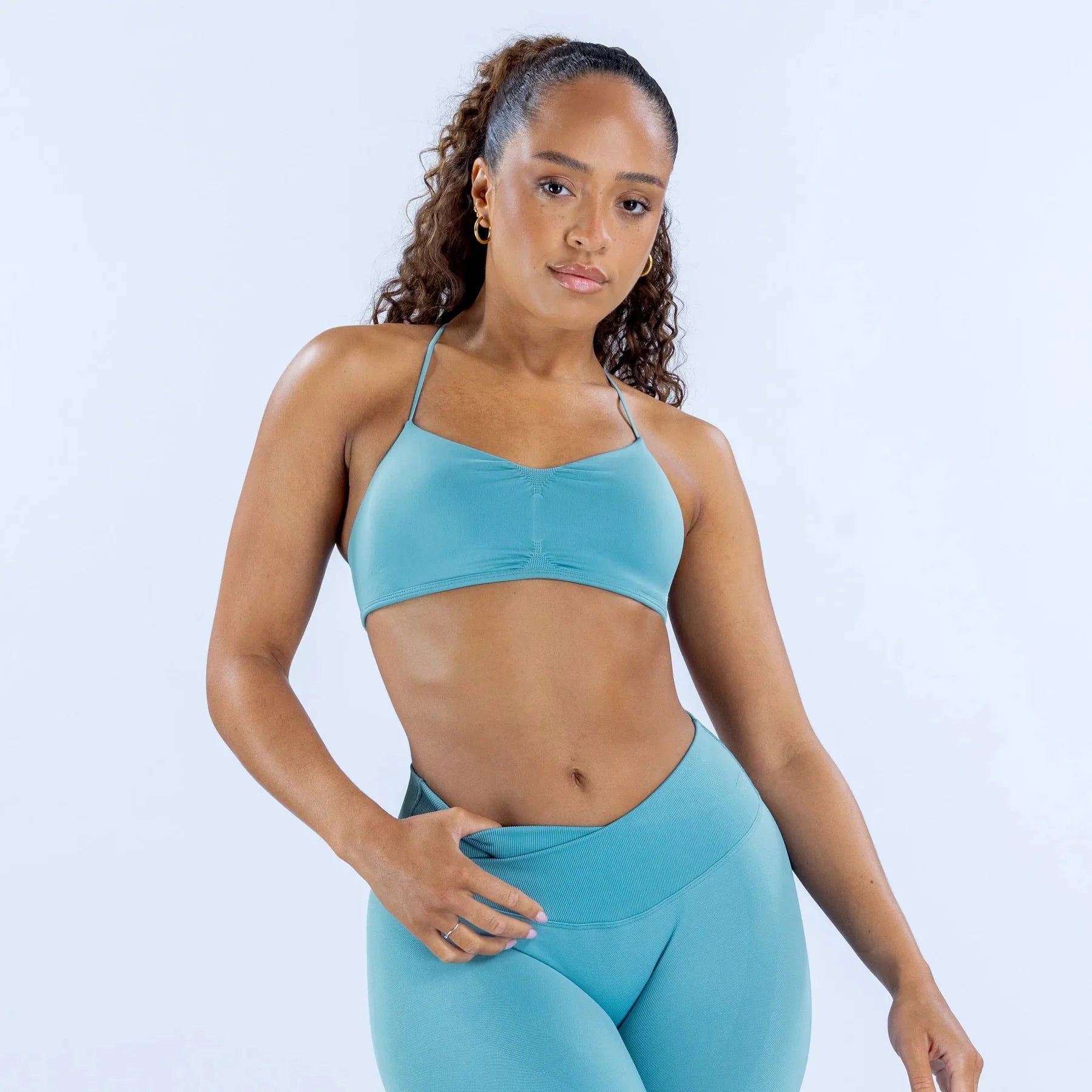 YIYI Fashion Seamless 4pcs Workout Sets for Women Cross Waist Comfortable Yoga Fitness Sets Quick Dry Gym Wears for Ladies