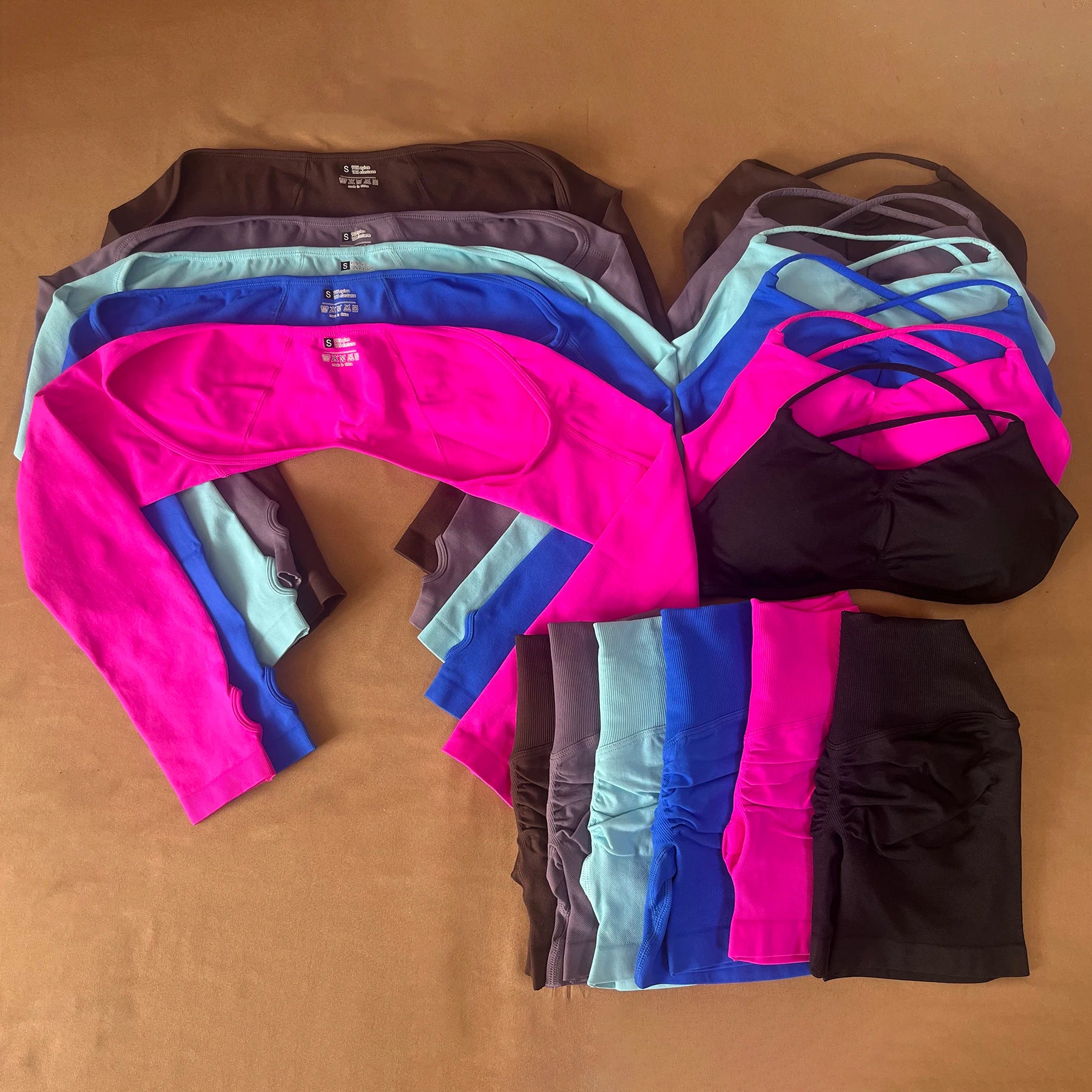 YIYI Fashion Seamless 4pcs Workout Sets for Women Cross Waist Comfortable Yoga Fitness Sets Quick Dry Gym Wears for Ladies