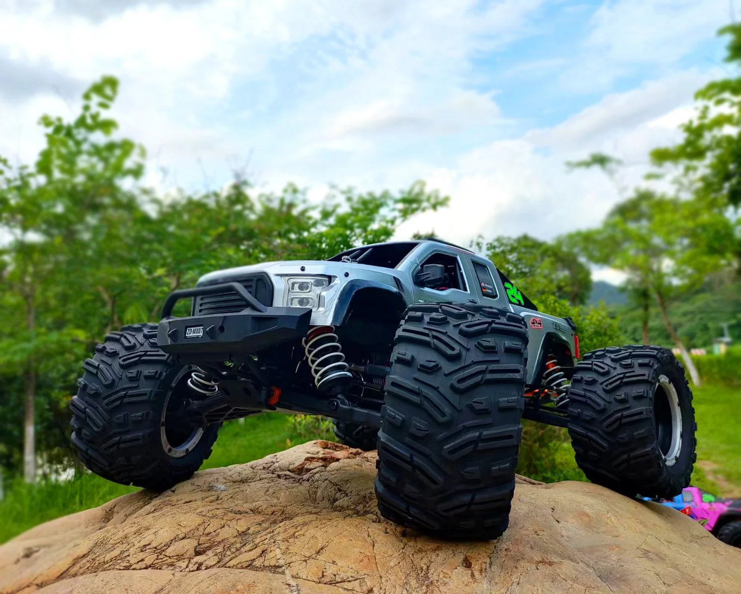 ZD Racing MX-07 2.4Ghz 1/7 4WD 4x4 Brushless Fast RC Car for Adults With 100 km High Speed Off Road Remote Control Truck Toys