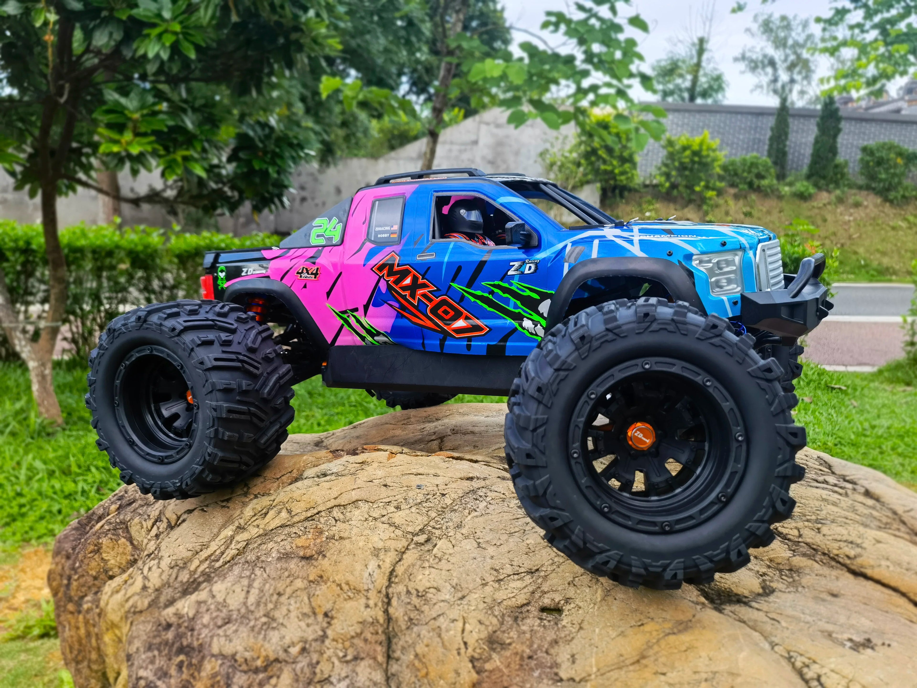 ZD Racing MX-07 2.4Ghz 1/7 4WD 4x4 Brushless Fast RC Car for Adults With 100 km High Speed Off Road Remote Control Truck Toys